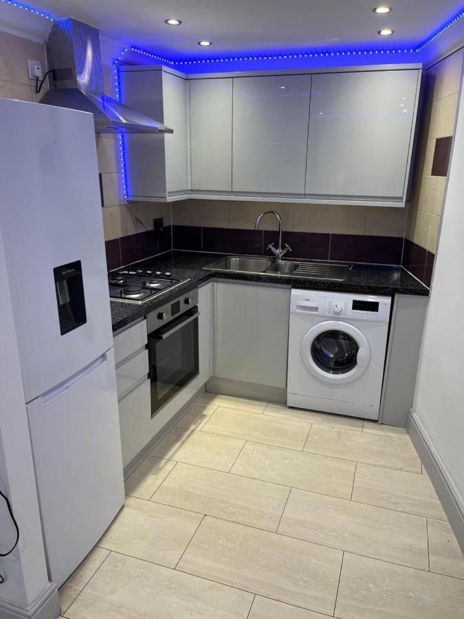 Cosy Serviced 1 Bedroom Apartment In London Bagian luar foto