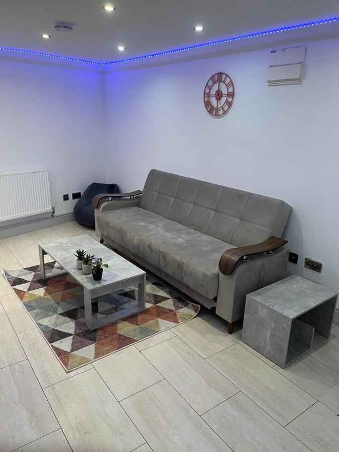 Cosy Serviced 1 Bedroom Apartment In London Bagian luar foto